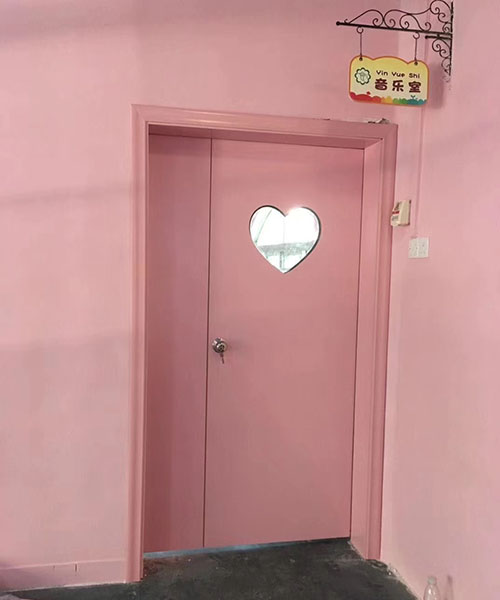 幼兒園門